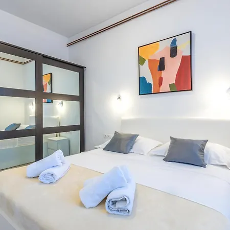 Kastel Stari 96 With Outdoor Swimmingpool