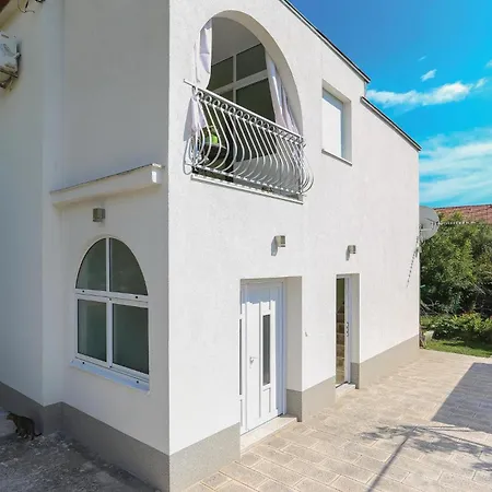 Kastel Stari 96 With Outdoor Swimmingpool