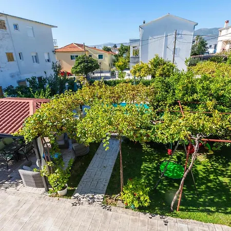 Διαμέρισμα Kastel Stari 96 With Outdoor Swimmingpool Kaštela
