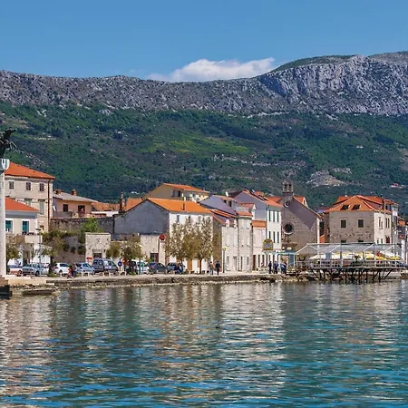 Lovely In Kastel Stari With Kitchen