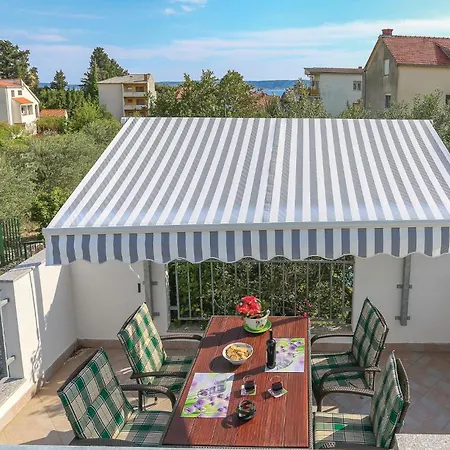 Kastel Stari 96 With Outdoor Swimmingpool Kaštela