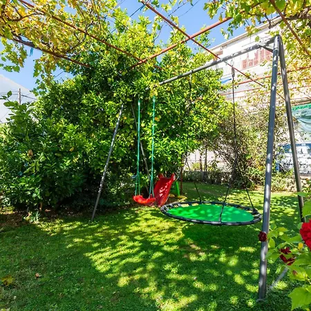 Διαμέρισμα Kastel Stari 96 With Outdoor Swimmingpool *
